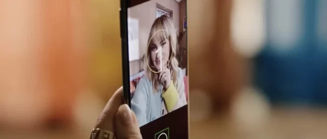 GUIDED FRAME IS A NEW ANDROID CAMERA FEATURE THAT ENABLES VISUALLY IMPAIRED USERS TO TAKE GOOD SELFIES